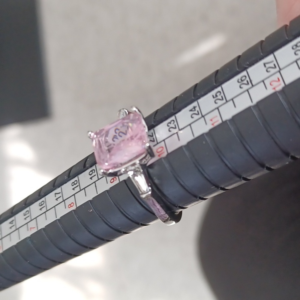 Ring - Picture 3 of 4